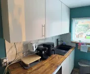 Cozy Studio with a Private Enterance and Available Parking Space.