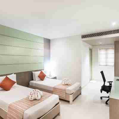 The Lotus Apartment Hotel, Burkit Road Rooms