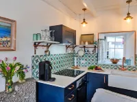 Cosy Mousehole Cottage with Sea Views Hotels in Mousehole