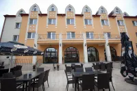 Hotel Maxim - breakfast