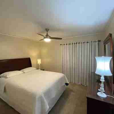 Great Location! Walk to Shands/UF/VA/Vet Rooms