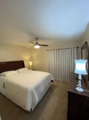 Great Location! Walk to Shands/UF/VA/Vet