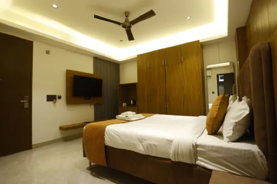 The Hoften Lotus Court, Noida