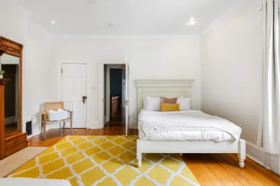 Unique Charm with Jetted Tub and Modern Decor - Stunning Historic Oasis Hotels in Cherry Creek