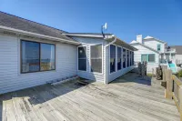 Atlantic Beach Home by Fort Macon State Park