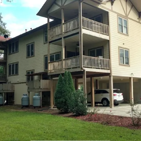 Riverside Relaxation Located Steps from Downtown & Overlooking the Chattahoochie