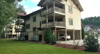 Riverside Relaxation Located Steps from Downtown & Overlooking the Chattahoochie