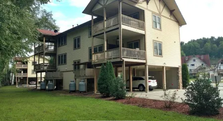 Riverside Relaxation Located Steps from Downtown & Overlooking the Chattahoochie