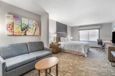 Best Western Valencia/Six Flags Inn & Suites