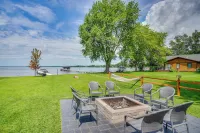 Bright Shawano Lake Oasis - Walk to Boat Launch! - 3-Sterne