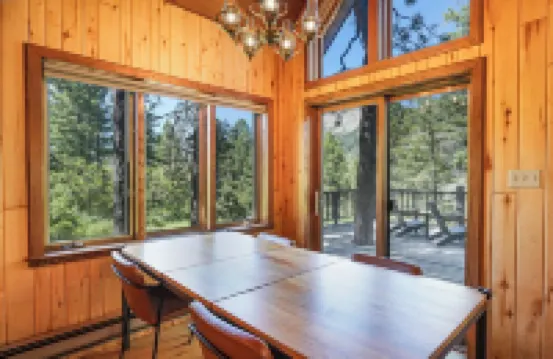 Modern 3BR Alpine Cabin, Mtn Views, Deck, Nearby Lakes and Purgatory Skiing