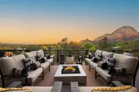 로카 로하 아반트스테이 세도나 중심부의 산 경치