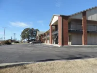 Travelodge by Wyndham Wellington KS