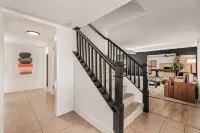 5BR Fun Haven: Pool, Mini Golf, Movie, Gameroom