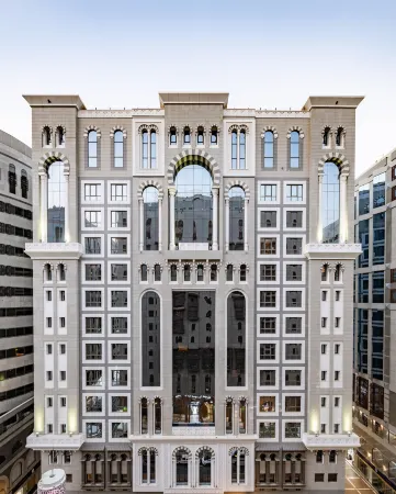 Millennium Al Aqeeq Hotel Отели рядом с достопримечательностью «Масджид Ал-Киблатейн»