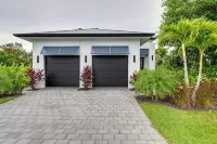 Contemporary Naples Home w/ Outdoor Kitchen & Pool - 3-Star