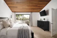 Stunning Private Resort with a Pool and Hot Tub