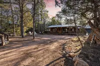 Cozy Cabin with Game Room and Outdoor Dining - Charming Mountain Escape Hotels in Heber