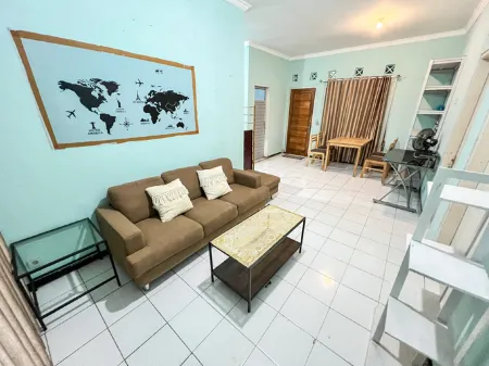 Omah Taman Palagan Homestay Jogja Отели рядом с достопримечательностью «SS Aquarium»