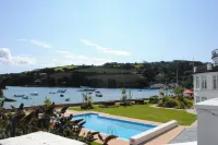 32 the Salcombe
