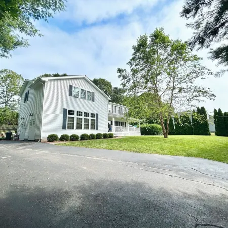 Spacious 5Bdrm Home- Saltwater Pool, WiFi, AC, Private Beach Parking Pass