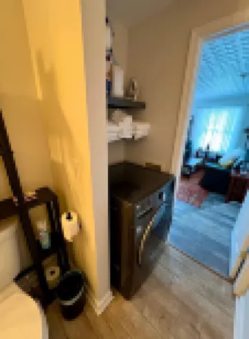 Cozy loft apartment in Stockade district walk to restaurants & bars AC & WiFi