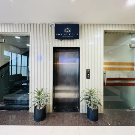 Col's Hotel Uphaar