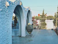 Spacious 5-suite villa with pool in Mezraya