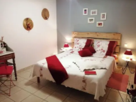 Le Cabanou - Private Spa in the Countryside. Quiet, Natural Setting with Superb Views Hoteles en Le Dévoluy
