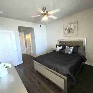 Lovely 1 bedroom apartment +pool access Rooms