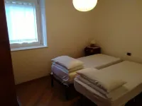 Cozy two-room apartment with 4 beds + sofa bed. Hotels in Pellizzano