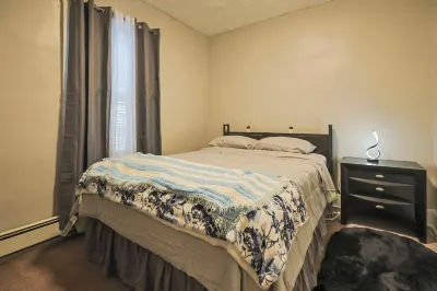 Cozy Spacious 2-bedroom apartment in Hillside, NJ Hotels near Speedy Mart