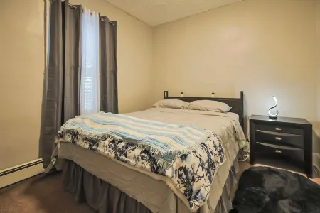 Cozy Spacious 2-bedroom apartment in Hillside, NJ