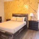 3-bedroom cabin on Lake Erie, second floor balcony and great views of Lale Erie.
