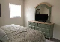 Serene in-town 3 bedroom house with AC, WiFi in quaint Lake City FL