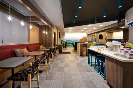 Tru Denver South Park Meadows