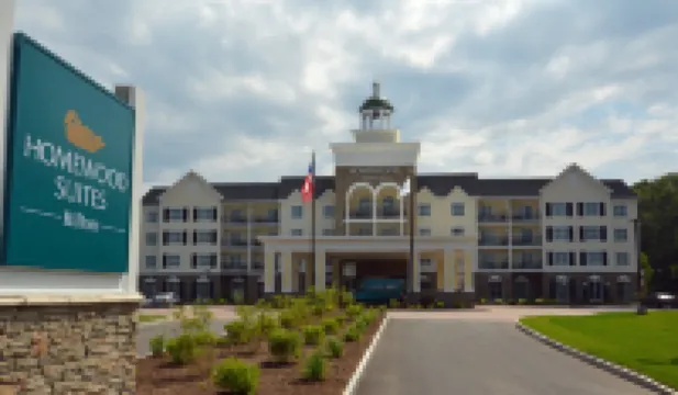 Homewood Suites by Hilton Saratoga Springs - parking