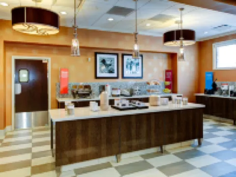 Hampton Inn & Suites Columbus Hotels in Columbus