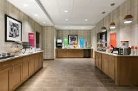 約翰斯克裏克歡朋套房酒店 - 早餐
