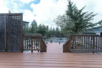 Northern Solace, 2 Bedrooms, 2 Bathrooms, Kitchen, Living Room, 5 Min to Airport Hotel di Yellowknife