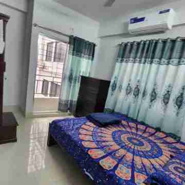 Charming 2-bedroom Apartment with WiFi, AC in pleasant Bashundhara, Dhaka. Rooms