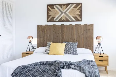 WONDERFUL VILLA SURROUNDED BY NATURE WITH PANORAMIC SEA VIEW Отели в г. Roca Llisa