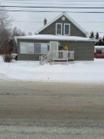 Charming 3-bedroom house with WiFi and AC in serene Sinclair