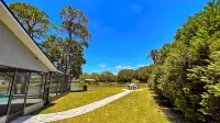 Family Paradise: Salt Pool, Hot Tub & Nature Views!