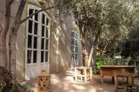 Villa Safran Ailleurs sous les Oliviers 15 minutes from the medina in Marrakech