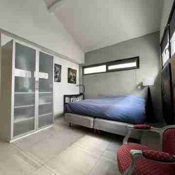 Architect's loft - converted workshop Rooms