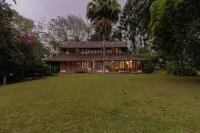 Peaceful Organic Farmhouse Retreat with Stunning Views Hotels near Bali