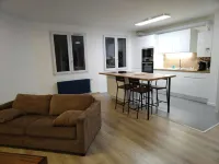 Grand Appartement Lumineux 59 m² Hotels in Pontault-Combault