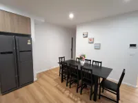 Brand new 4 Bedroom retreat close to nature reserve Hotels in Belconnen