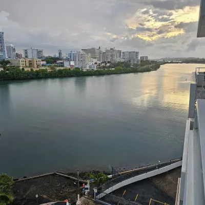 Charming 1-bedroom apartment in San Juan with AC, WiFi. Steps from the beach